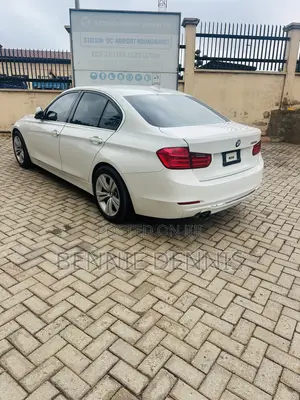 BMW 3 Series 328i RWD 2013 White