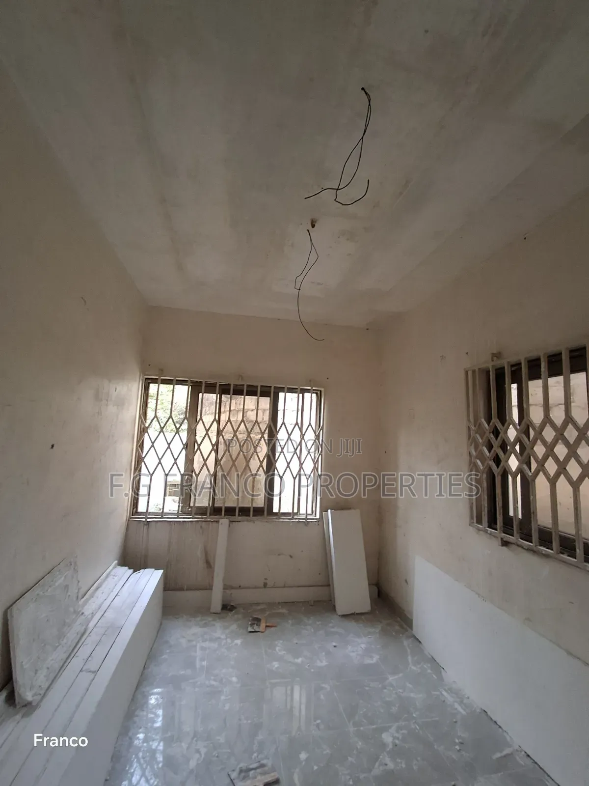 3bdrm Apartment in Kg Franco Properties, Baatsona Total for rent