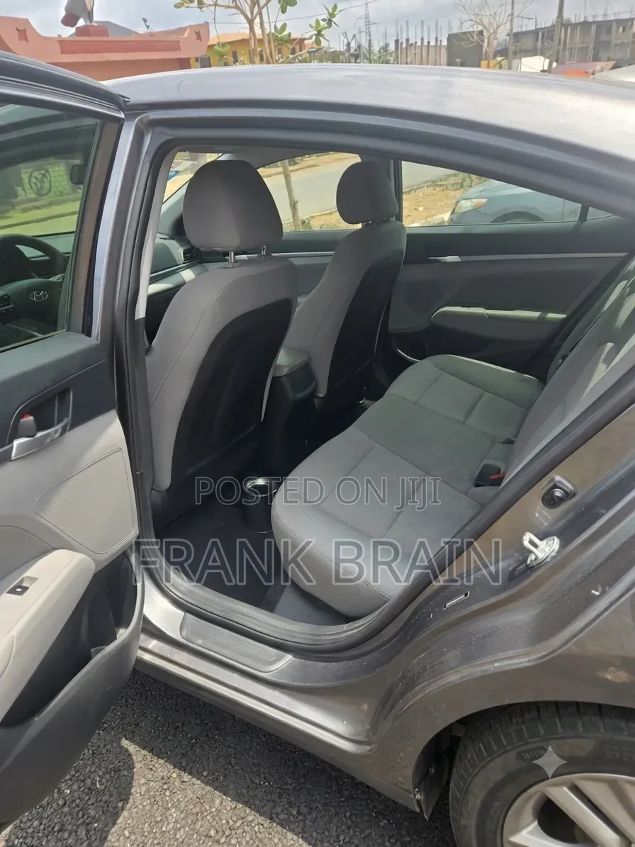Hyundai Elantra SE 2020 Silver