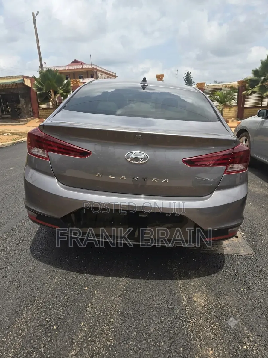 Hyundai Elantra SE 2020 Silver