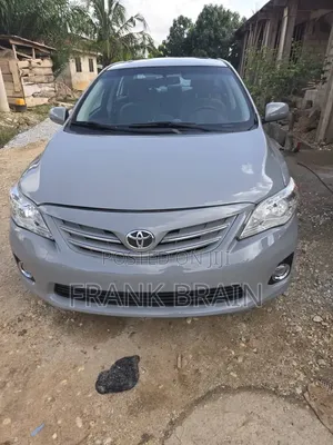 Toyota Corolla LE 4dr Sedan (1.8L 4cyl 4A) 2013 Gray