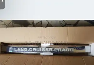 Toyota Land Cruiser Prado Boot Chrome Spoiler Shiny LED