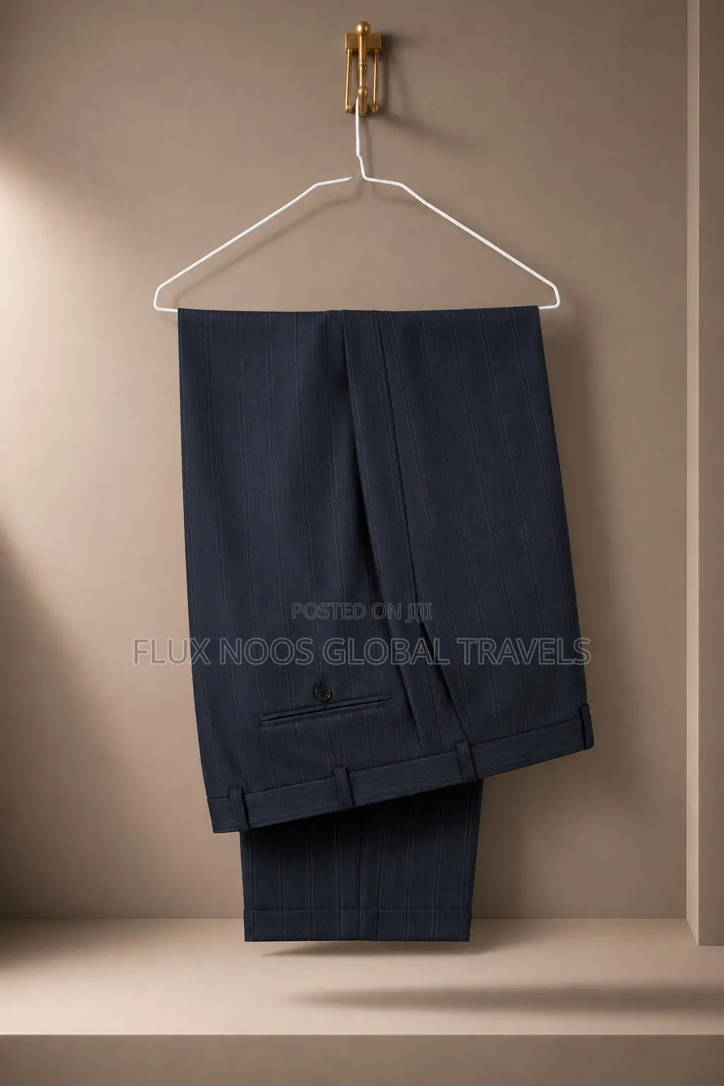 UK USED Men's Navy Pinstripe Suit – XXL (46) – Trouser Waist 43"
