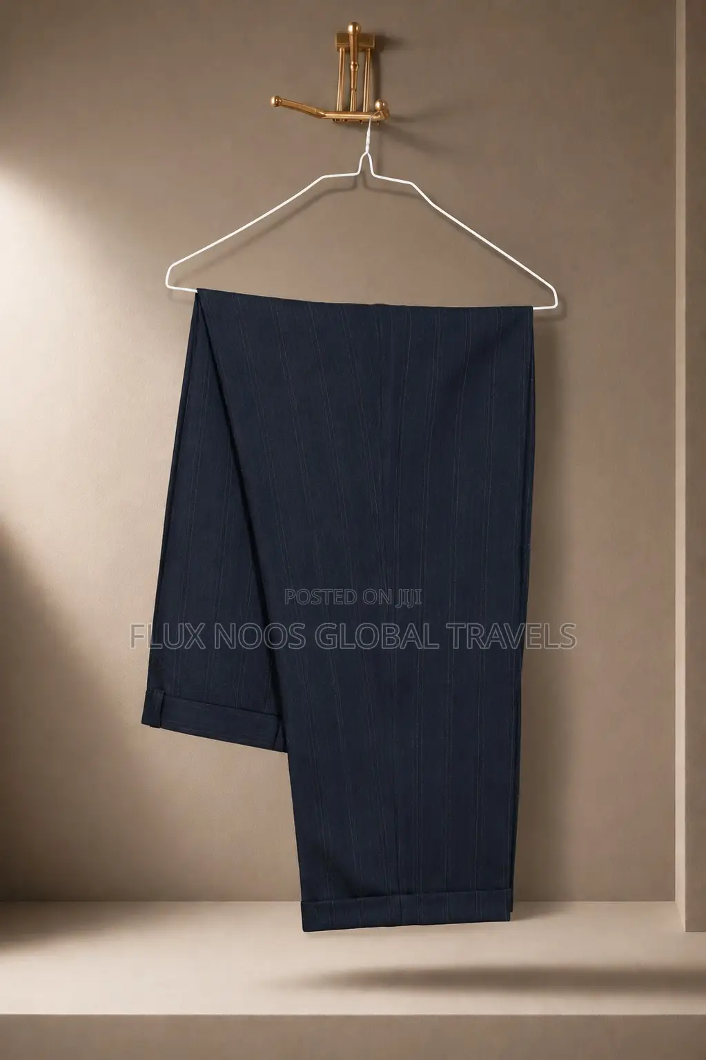 UK USED Men's Navy Pinstripe Suit – XXL (46) – Trouser Waist 43"