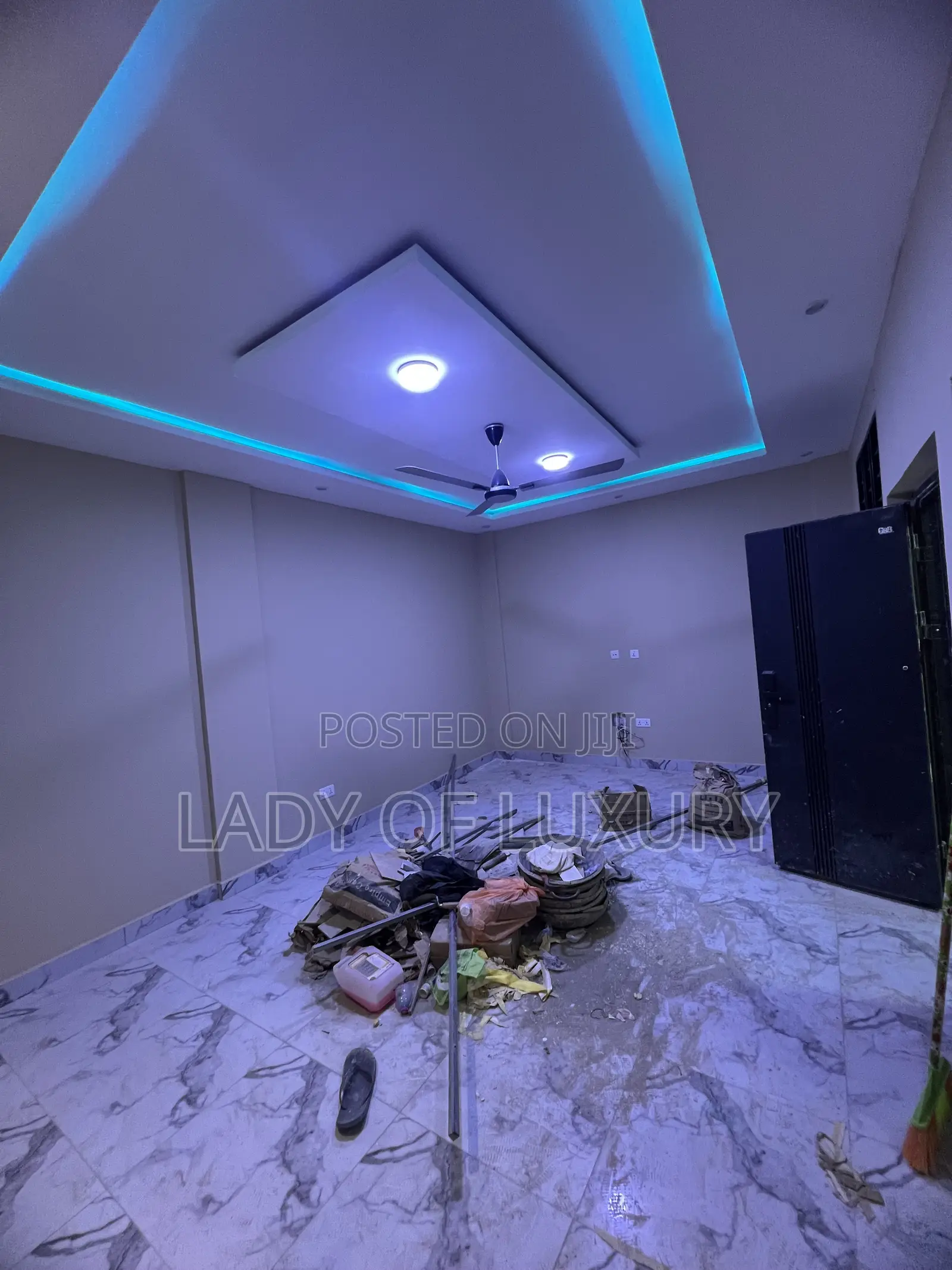 Mini Flat in Lady Of Luxury, CP for rent