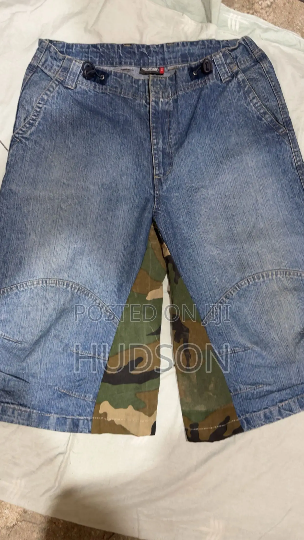 Camo-Sided Short Jeans