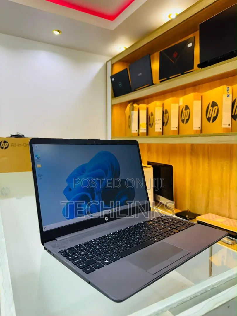 Laptop HP 255 G8 8GB AMD Ryzen 5 SSD 256GB