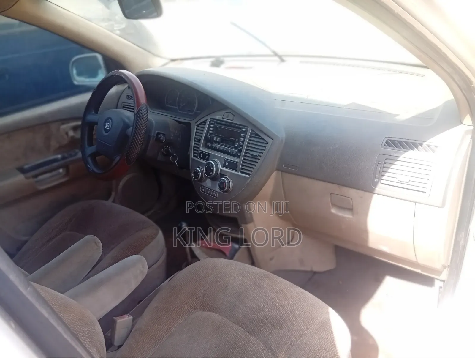 Kia Carens 2011 Silver