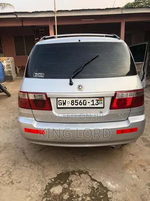 Kia Carens 2011 Silver
