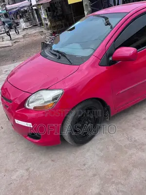 Toyota Yaris 2010 Red