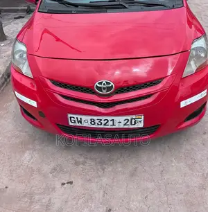 Toyota Yaris 2010 Red