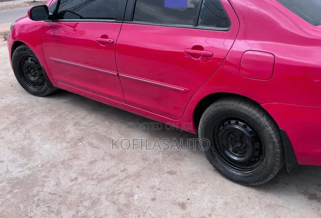 Toyota Yaris 2010 Red