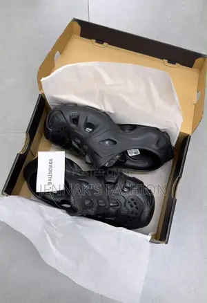 Stock Balenciaga Mole Slides