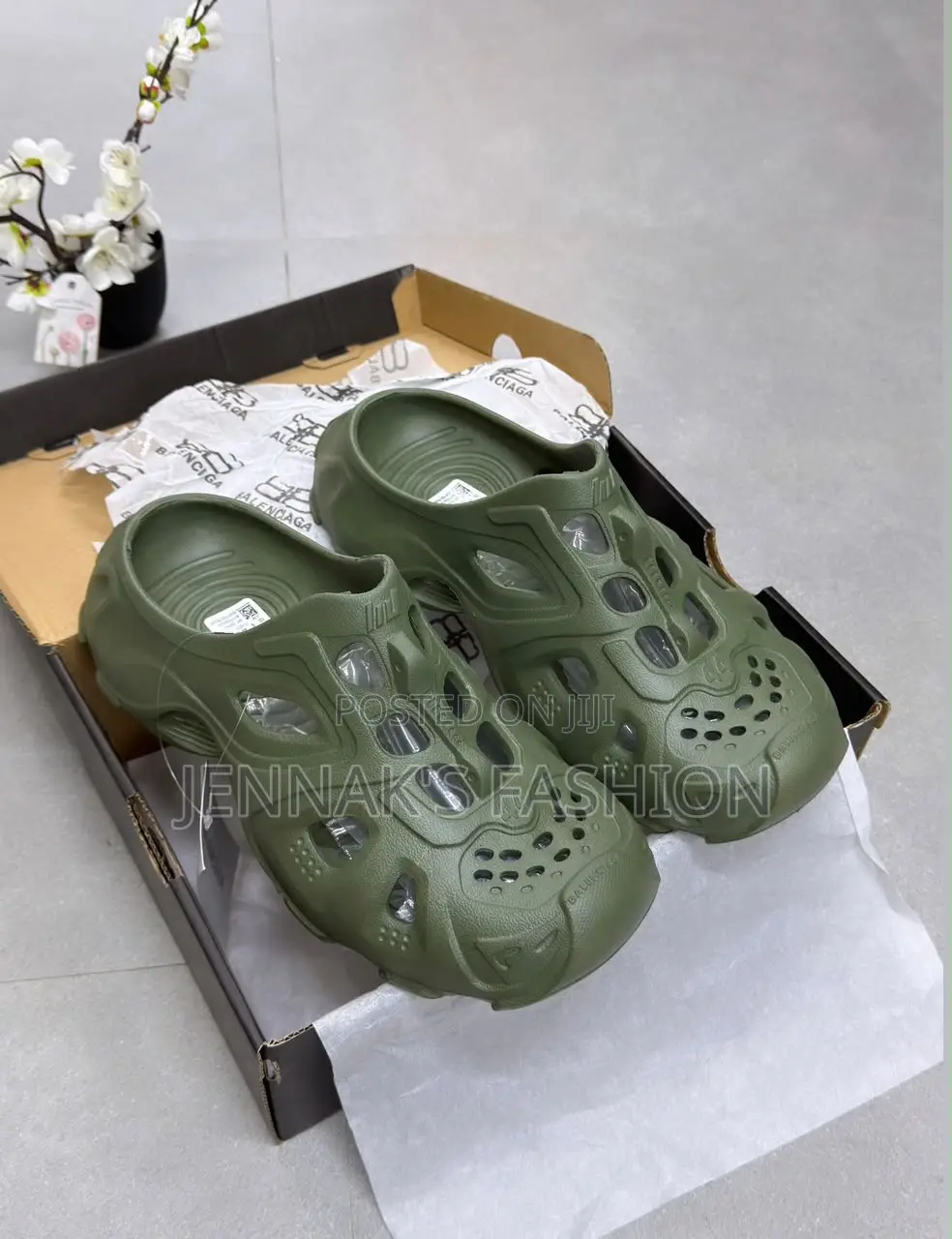 Stock Balenciaga Mole Slides