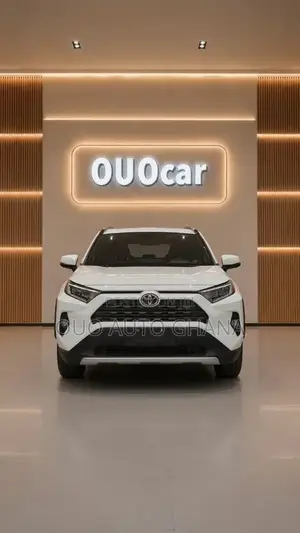 Toyota RAV4 LE 2022 White