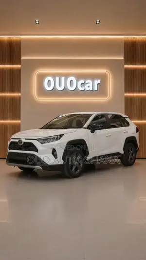 Toyota RAV4 LE 2022 White