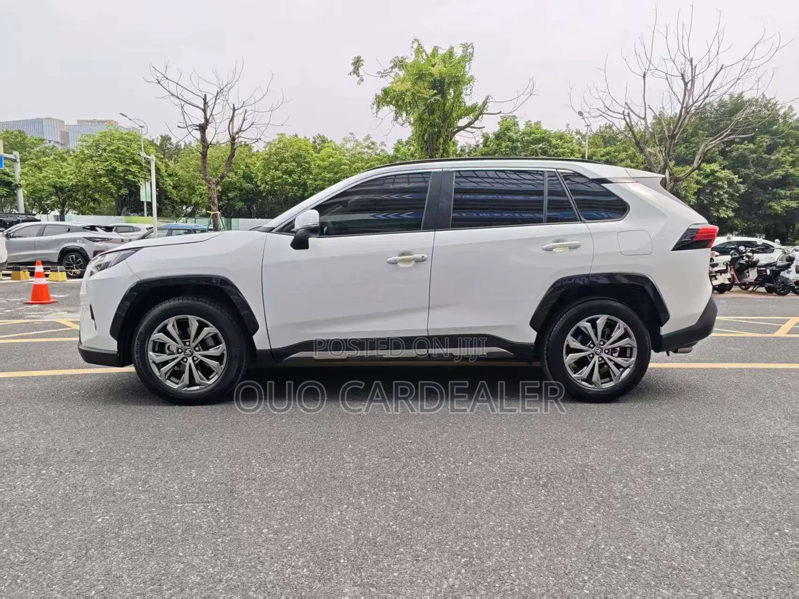 Toyota RAV4 2023 White