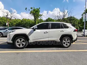 Toyota RAV4 2020 White