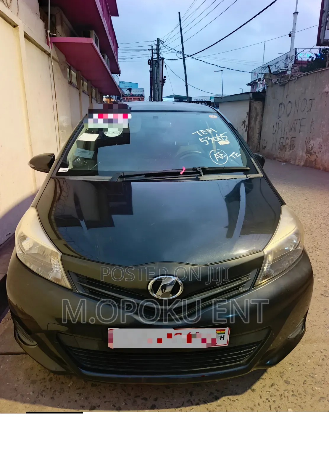 Toyota Vitz 1.3 AWD 5dr 2014 Black