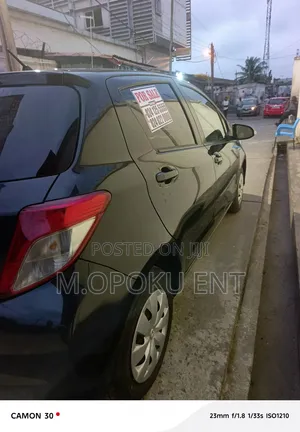 Toyota Vitz 1.3 AWD 5dr 2014 Black