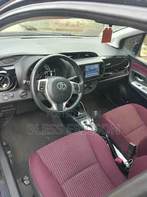 Toyota Vitz 2014 Maroon