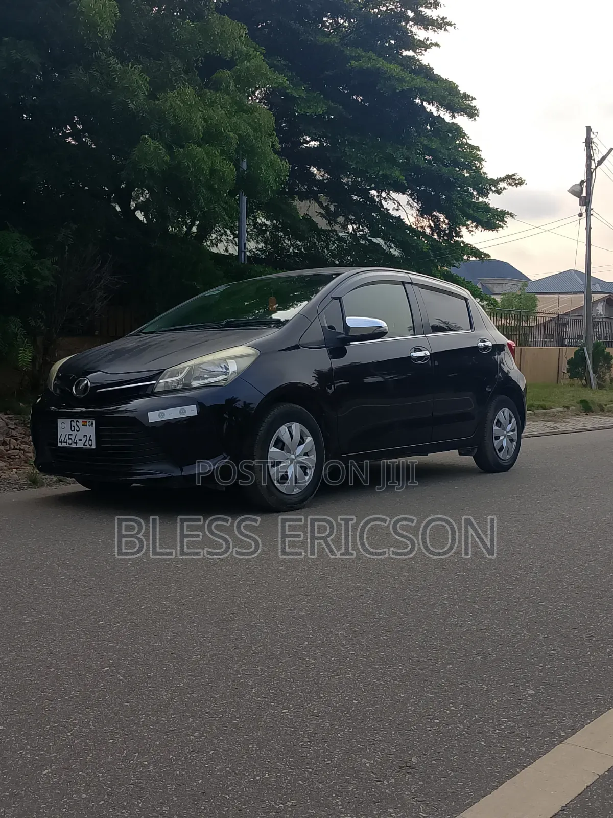 Toyota Vitz 2014 Maroon