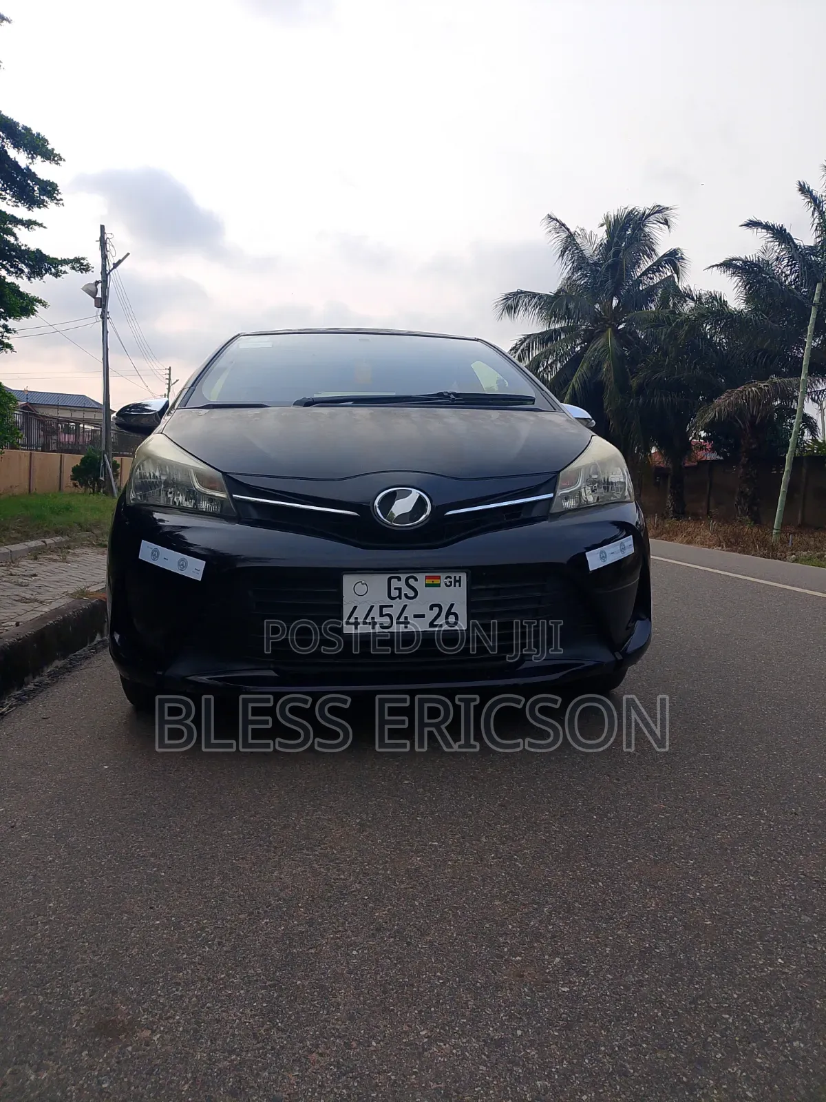 Toyota Vitz 2014 Maroon