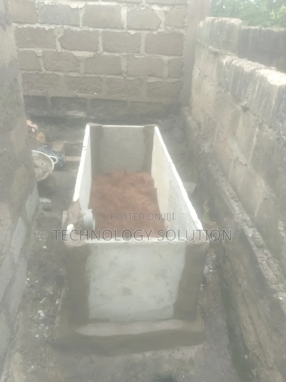 Complete Toilet, Water Closet and Biodigester for Your Home