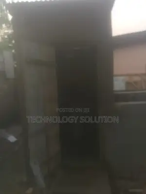 Complete Toilet, Water Closet and Biodigester for Your Home