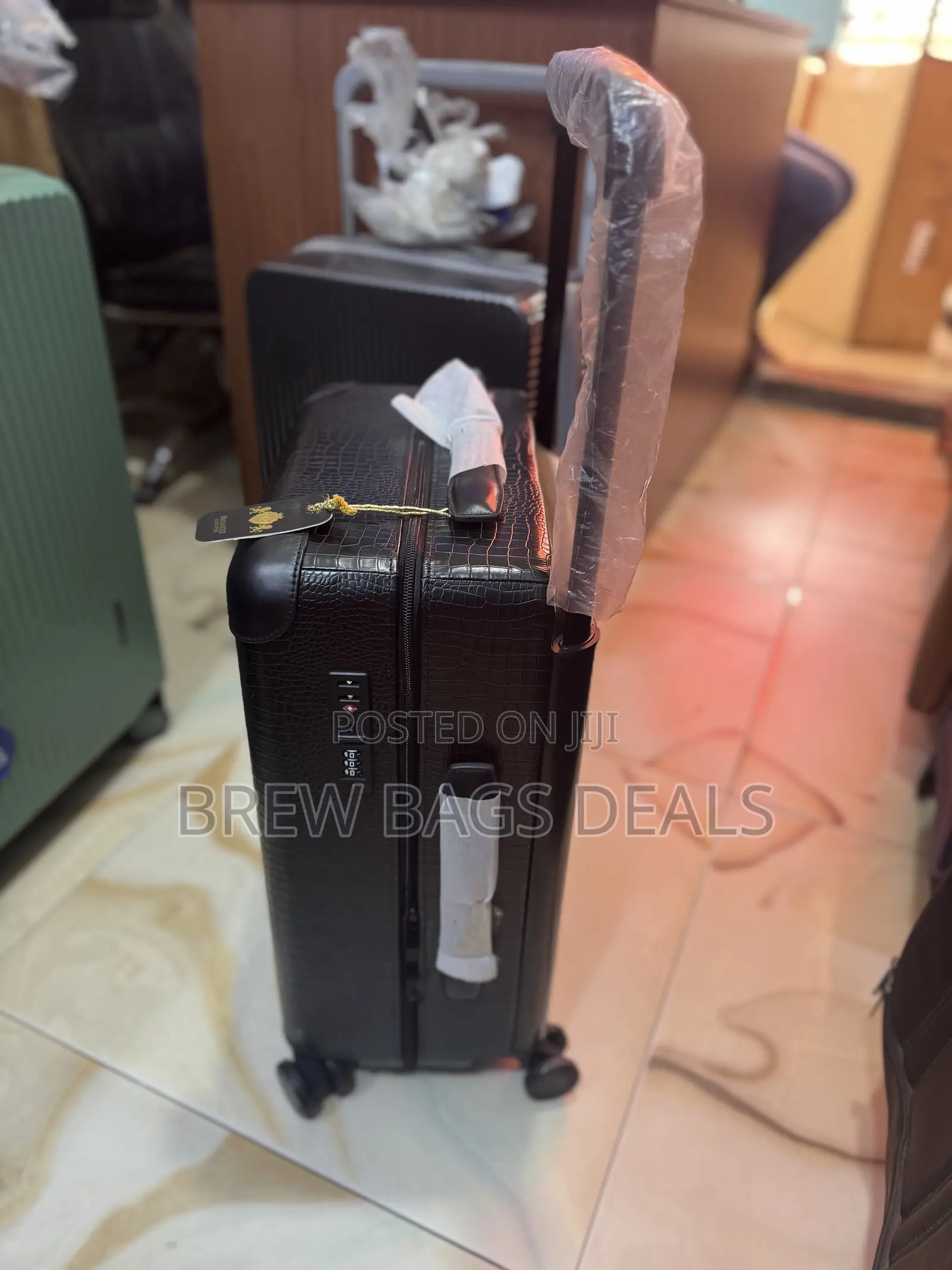 Premium Quality Luxury Leather 20 Inches Hand Luggage.