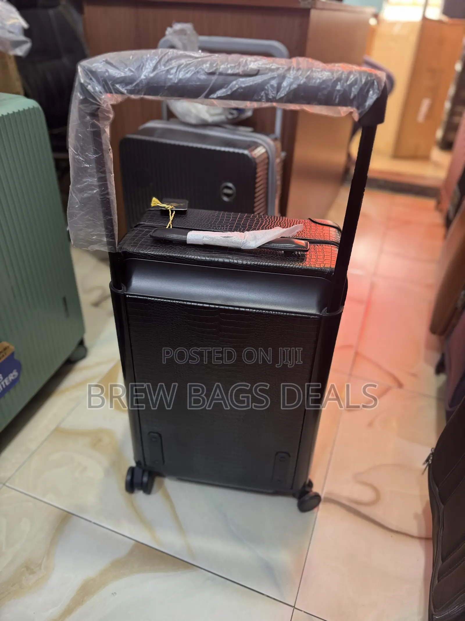 Premium Quality Luxury Leather 20 Inches Hand Luggage.