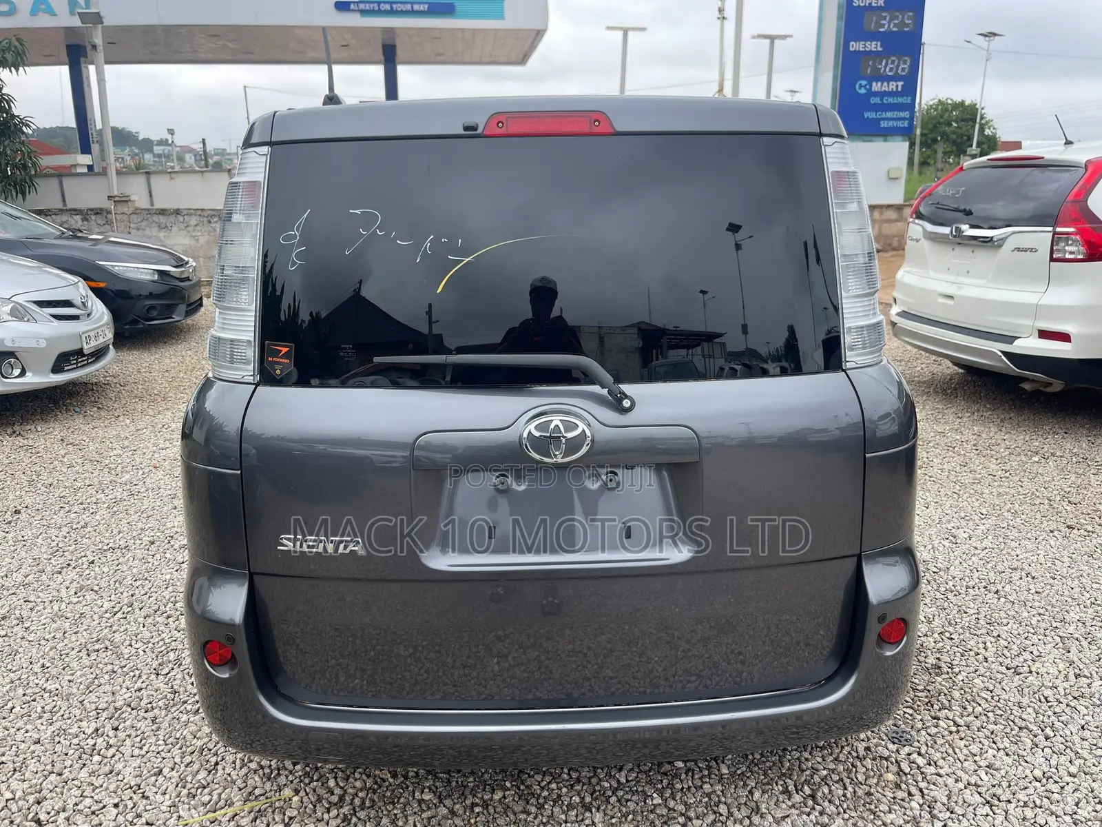 Toyota Sienta 1.5 FWD 2013 Gray