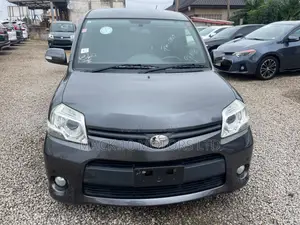 Toyota Sienta 1.5 FWD 2013 Gray