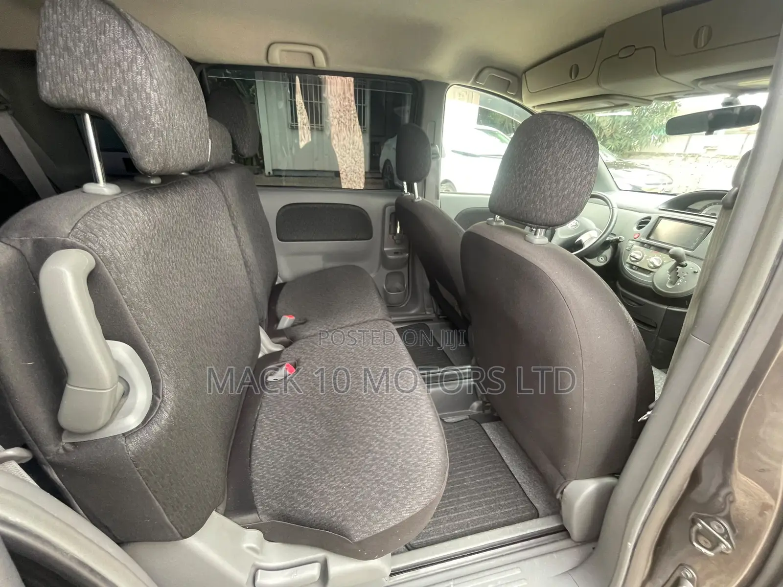 Toyota Sienta 1.5 FWD 2013 Gray