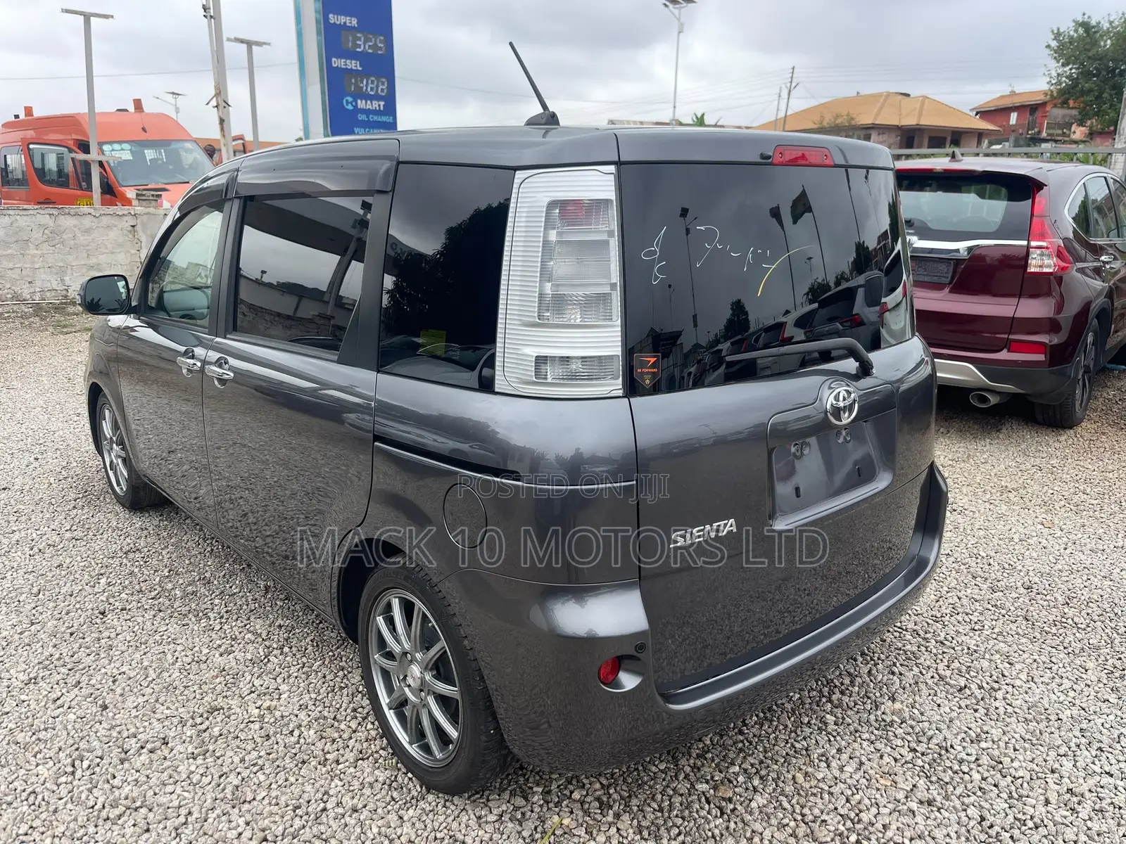 Toyota Sienta 1.5 FWD 2013 Gray