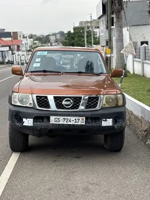 Nissan Patrol 2005 Brown