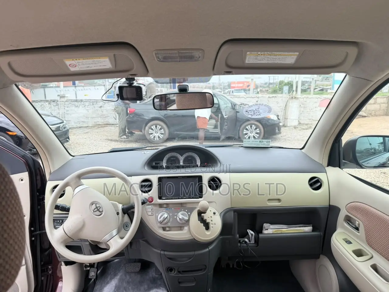 Toyota Sienta 1.5 FWD 2012 Brown