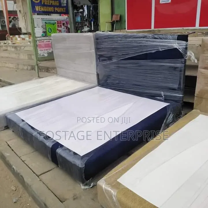 High Qualityforeign Queen Size Bed and Matress