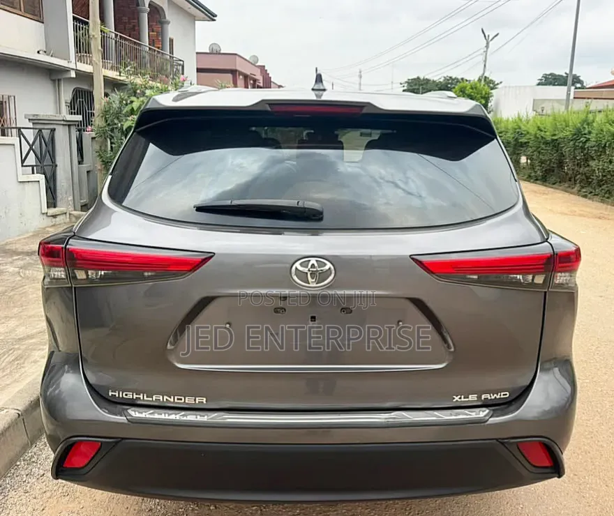 Toyota Highlander 2022 Gray