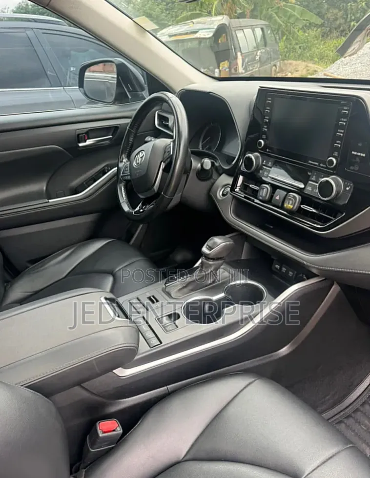 Toyota Highlander 2022 Gray