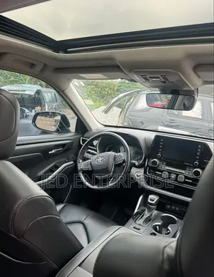Toyota Highlander 2022 Gray
