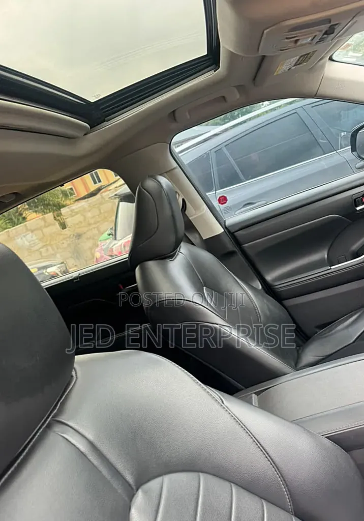 Toyota Highlander 2022 Gray