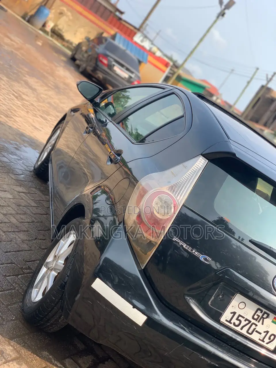 Toyota Prius 4dr Hatchback (1.8L 4cyl gas/electric hybrid CVT) 2016