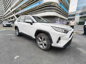 Toyota RAV4 2022 White