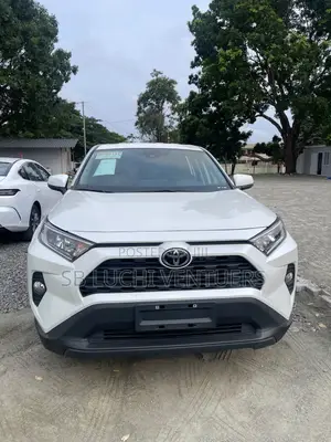 Toyota RAV4 2022 White