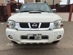 Nissan Hardbody 2019 White