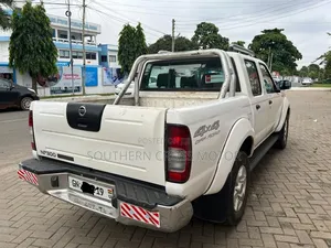Nissan Hardbody 2019 White