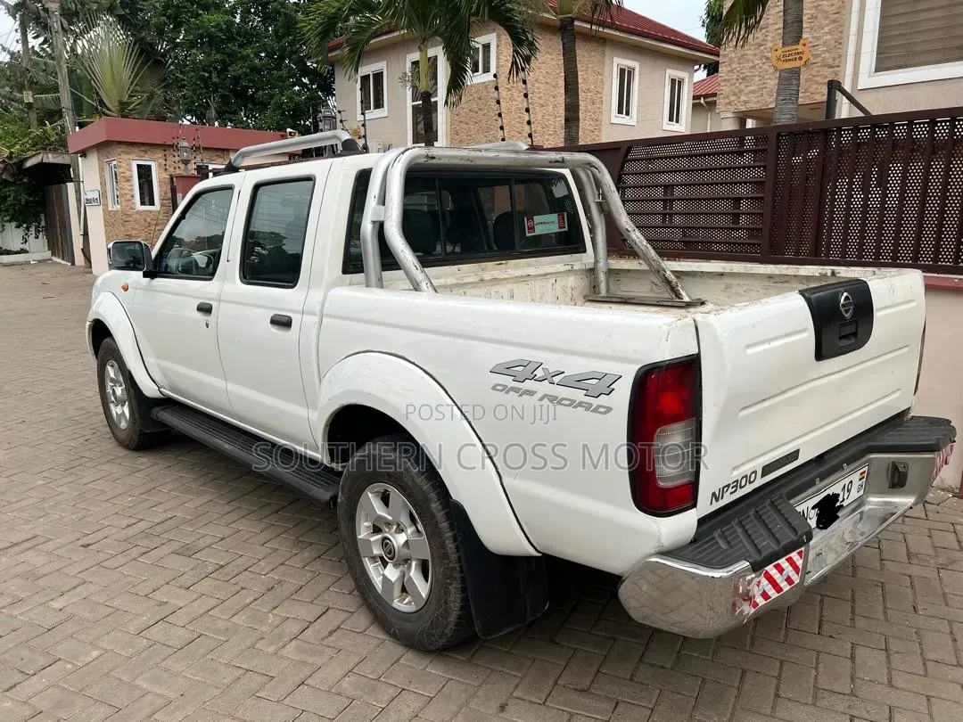 Nissan Hardbody 2019 White