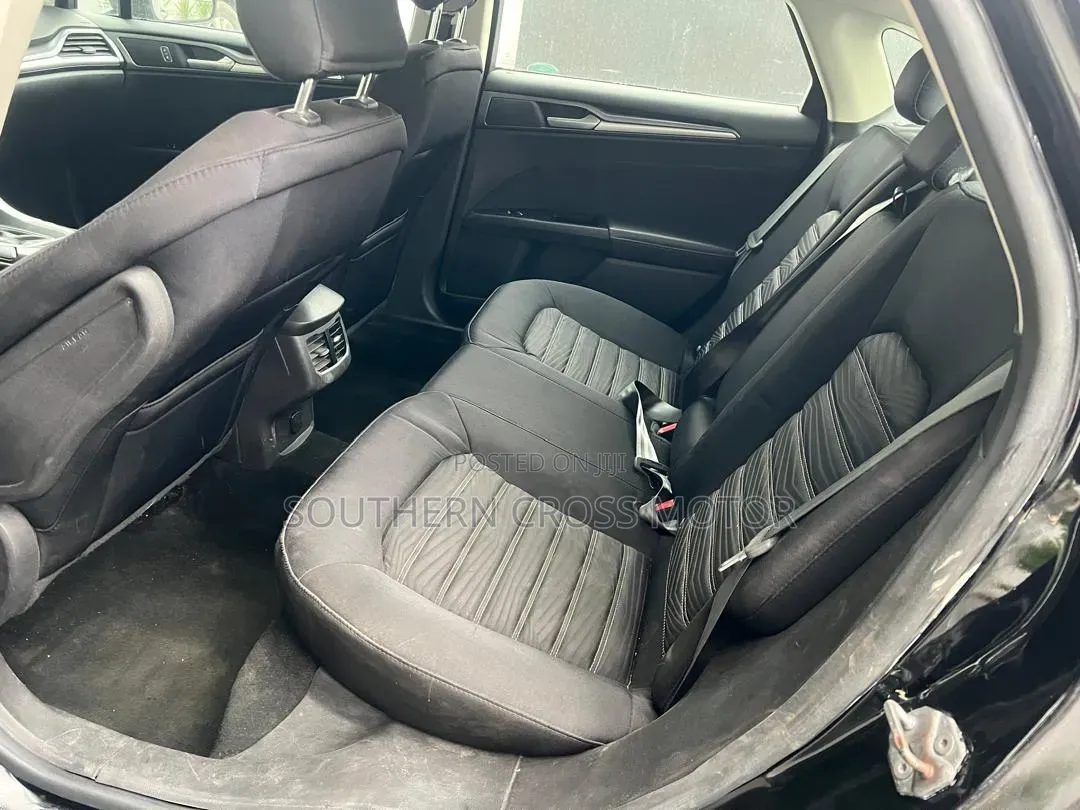 Nissan Hardbody 2019 White