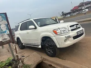 Toyota Sequoia Limited 4dr SUV 4WD (4.7L 8cyl 5A) 2005 White
